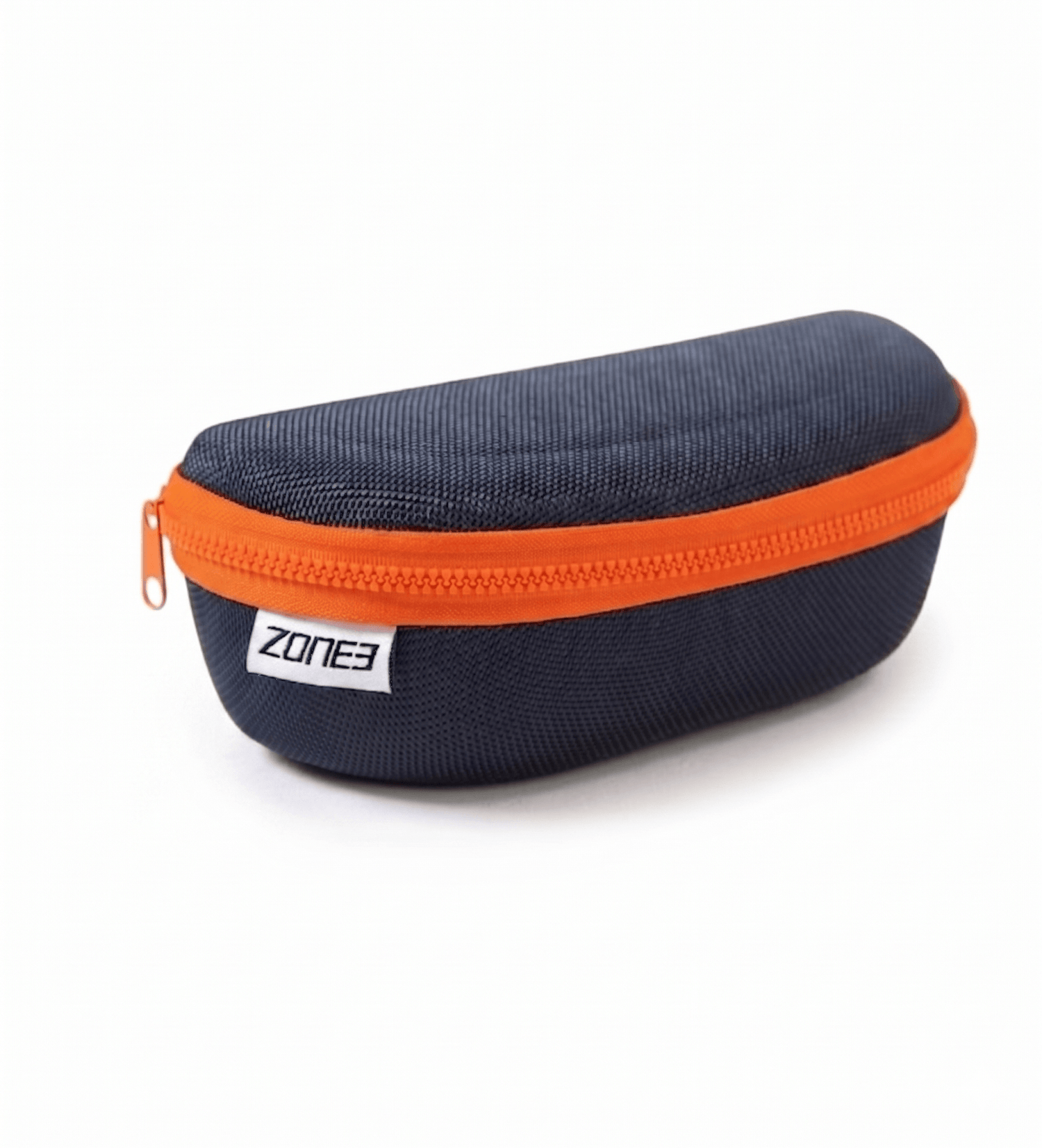 Estuche azul marino y naranja con el logotipo de Zone3 sobre fondo blanco