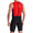 Vista trasera del modelo masculino con el Swimskin Streamline sin mangas en rojo y negro, cremallera vertical en la espalda y logotipo de Zone3