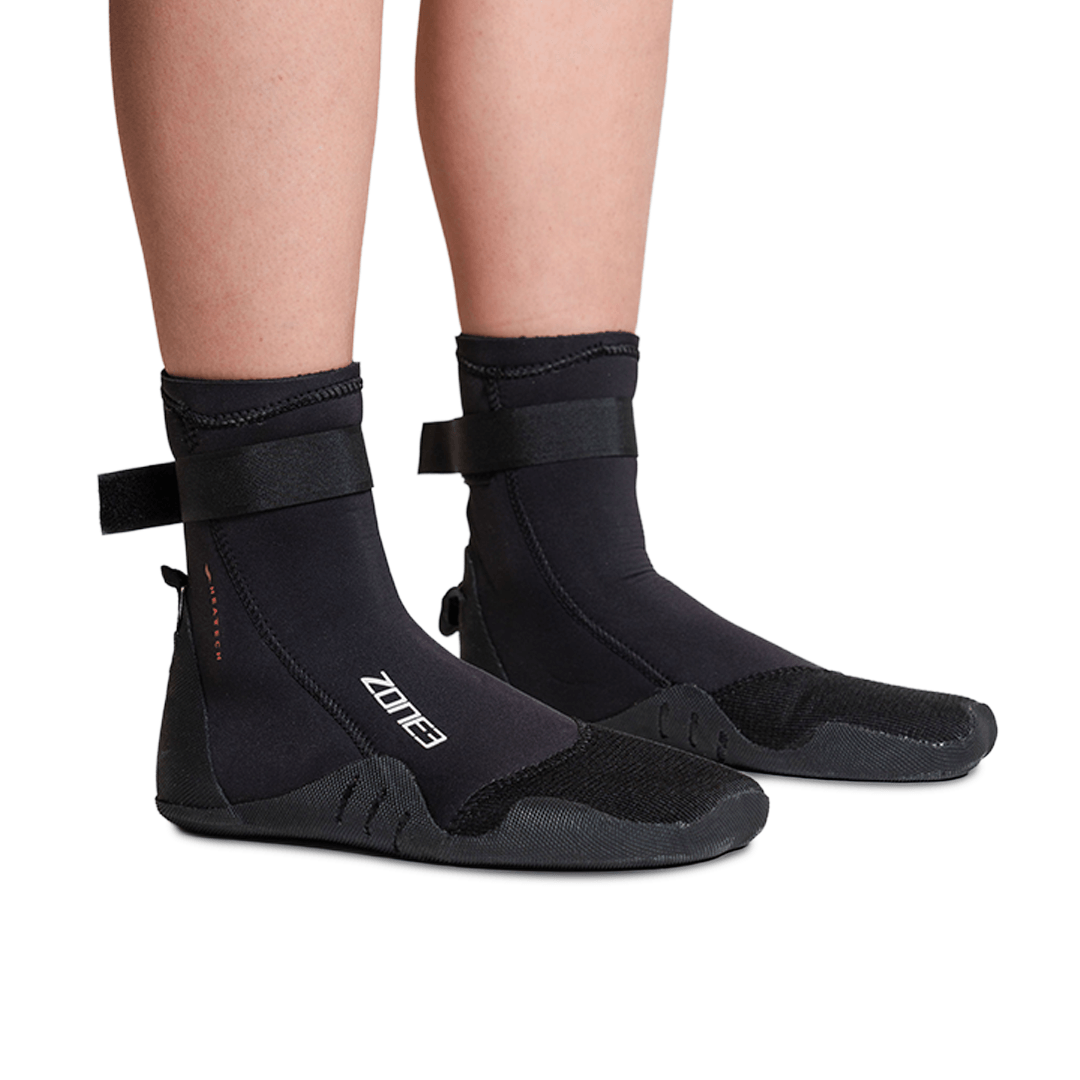 Bota de natación Heat-Tech Dura, con un ajuste seguro para una mayor comodidad y rendimiento en actividades acuáticas.